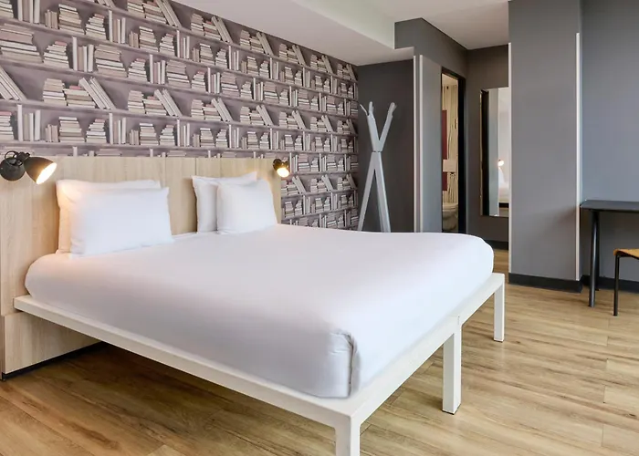 GENERATOR HOSTEL PARIS
